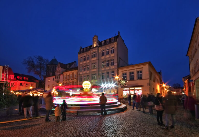 Senftenberger Weihnachtsmarkt in der Dämmerung