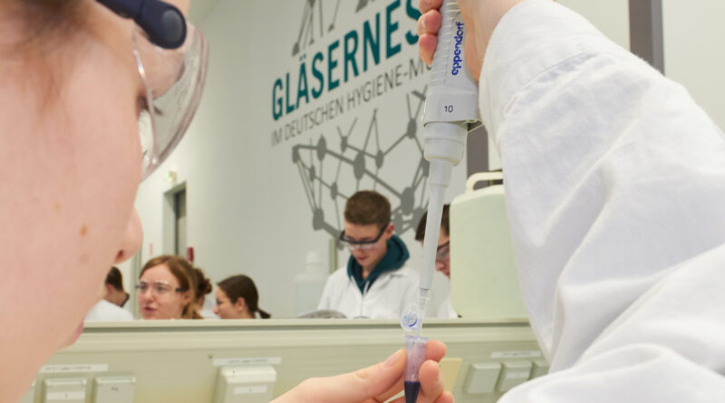 Die BASF zieht eine positive Bilanz im Hinblick auf ihr Engagement für das Gläserne Labor im Hygiene-Museum in Dresden.