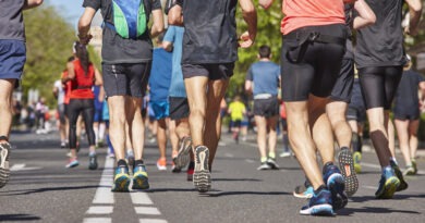Marathonläufer auf einer Straße