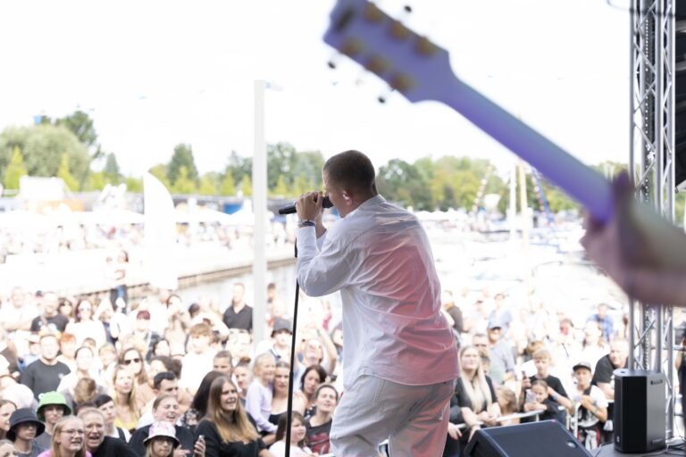 Senftenberger Hafenfest: Zwei Tage voller Musik, Familienprogramm und maritimer Höhepunkte