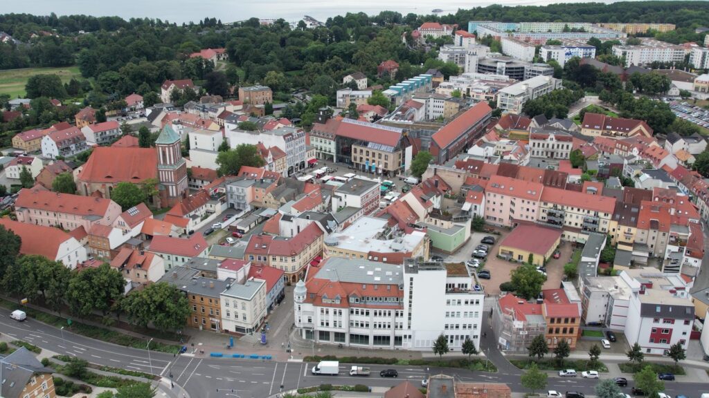 Archiv-Luftaufnahme der Senftenberger Innenstadt; keine Aufnahme der erneuerten Bahnhofstraße.
